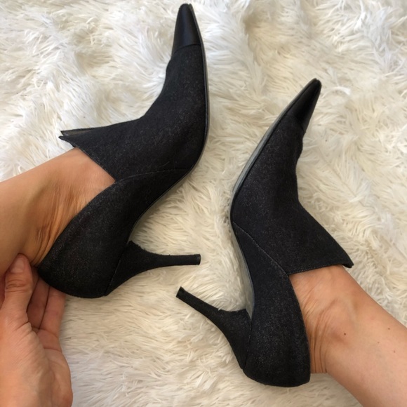 Chanel pointed toe heels - Picture 3 of 8